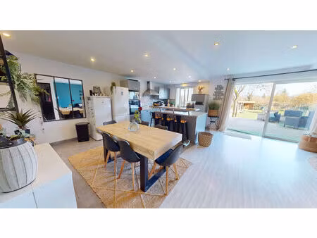 maison saint maurice de remens 4 pièce(s) 121 m2