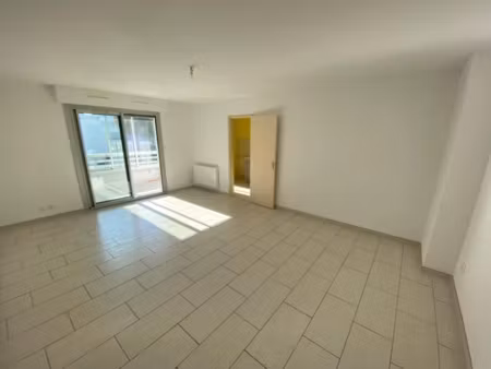 location appartement 2 pièces 55 m² à la grande-motte (34280)  970 €