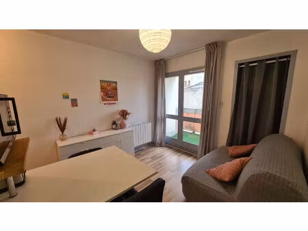 exclusivité studio lumineux avec balcon et parking thabor