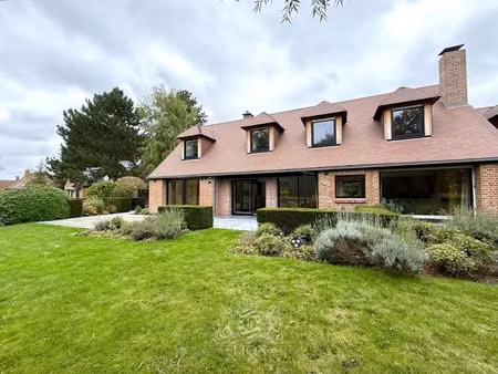 location meublée maison 7 pièces 248.7 m² à bondues (59910)  5 100 €