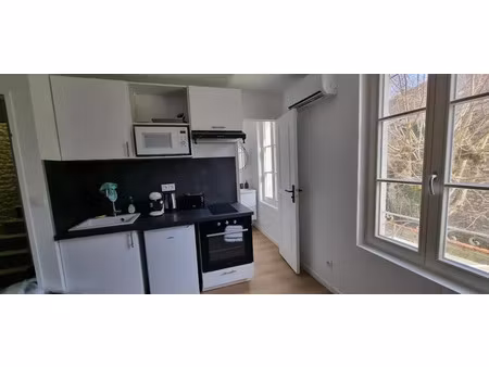 location meublée appartement 1 pièce 20 m² à niort (79000)  545 €
