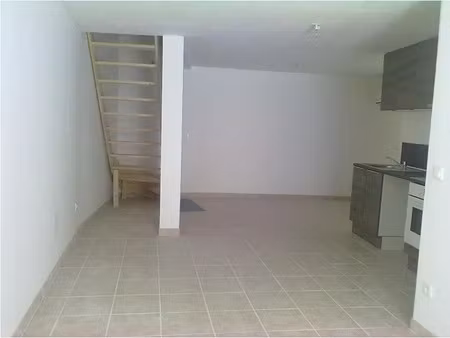 location appartement 3 pièces 58 m² à lédignan (30350)  553 €