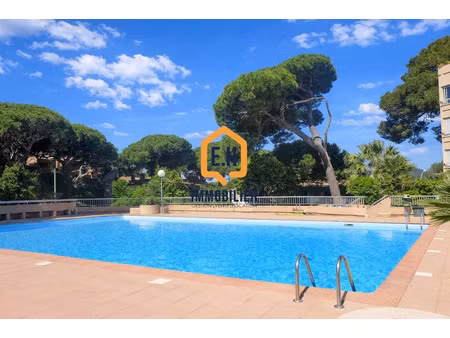 location meublée appartement 1 pièce 21.93 m² à hyeres (83400)  650 €