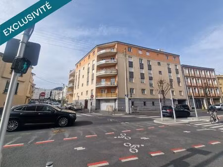 t3 lumineux avec balcon box et caves