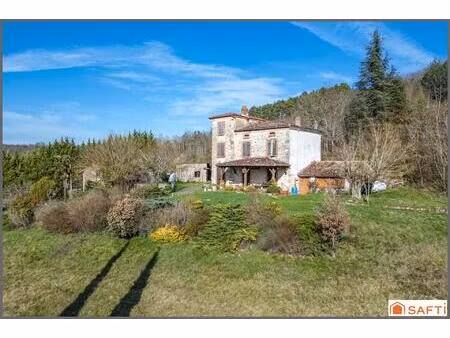 maison en pierre 201m2  4chambres  dépendances   parcelle 6ha