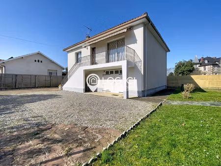 maison à gelos au calme avec un beau potentiel !