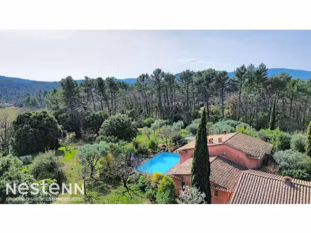 mas de 11 pièces avec dépendances et piscine