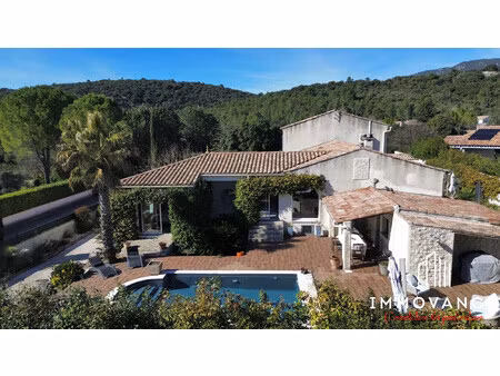 villa t7 de 251m² sur 1518m² de parcelle avec piscine