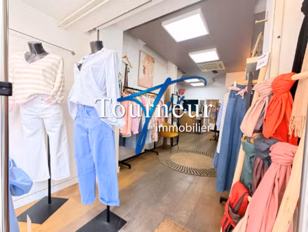 sanary sur mer hypercentre beau local commercial standing ax