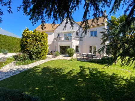 jolie maison contemporaine montfort l 'amaury / méré 9 pièces 260 m2