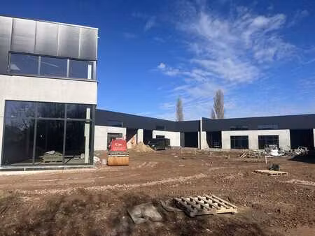 les 3 dernières unités pme à vendre dans le parc d'activité