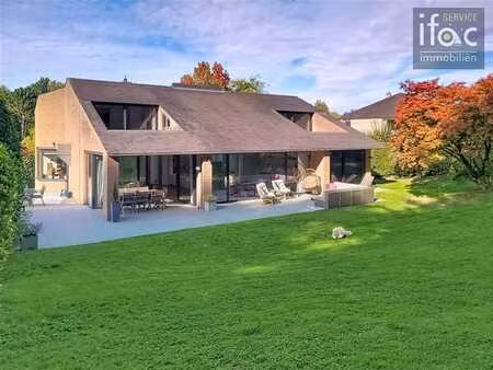 villa postmoderne de luxe exclusive  mitoyenne à la forêt