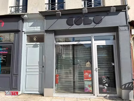 location locaux professionnels 27 m² à pontoise (95000)  644 €