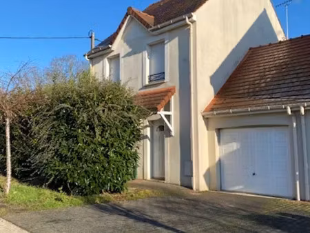 location maison 5 pièces 98 m² à arpajon (91290)  1 500 €