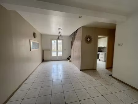location maison 4 pièces 94 m² à egly (91520)  1 400 €
