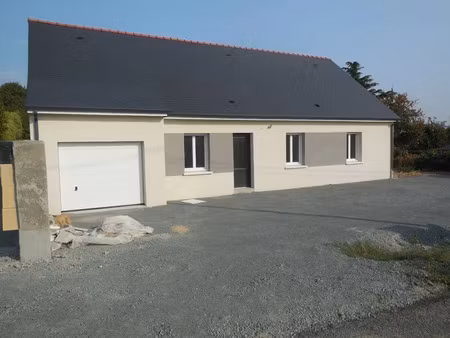 location maison 5 pièces 105 m² à varrains (49400)  1 060 €