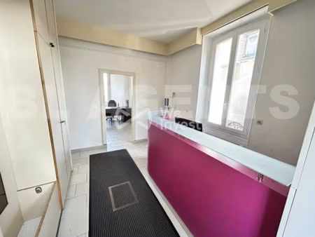 location locaux professionnels 6 pièces 130 m² à courtenay (45320)  705 €