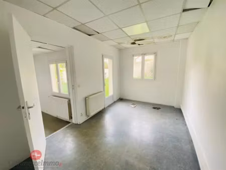 location locaux professionnels 150 m² à les pavillons-sous-bois (93320)  30 000 €