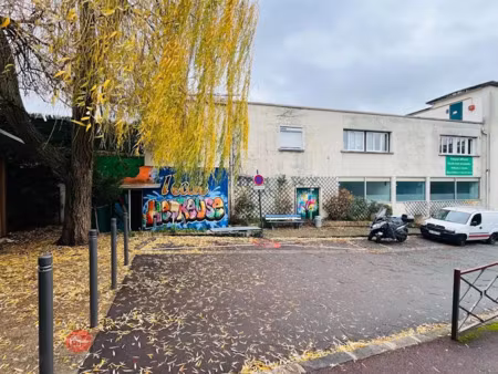 location locaux professionnels 320 m² à ablon-sur-seine (94480)  48 000 €