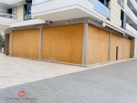 location locaux professionnels 375 m² à la varenne saint hilaire (94210)  120 000 €