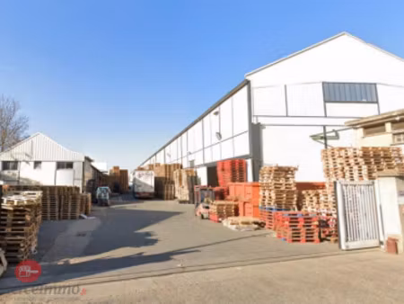 location locaux professionnels 1600 m² à vitry-sur-seine (94400)  223 992 €