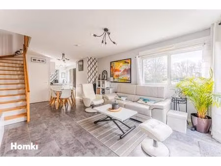 t4 duplex avec grande terrasse – 82 m² – triple exposition – vue parc – a l'entrée du quar