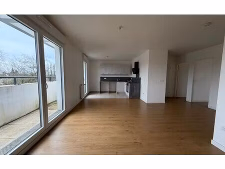 location appartement  68.72 m² t-3 à la queue-en-brie  1 120 €