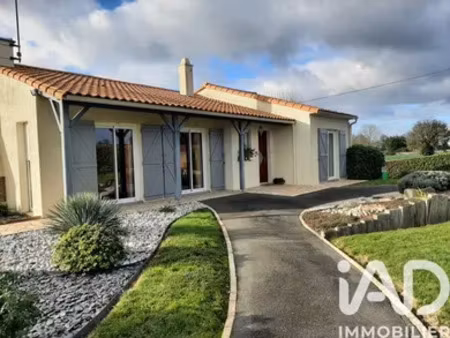 maison à courlay (79440)