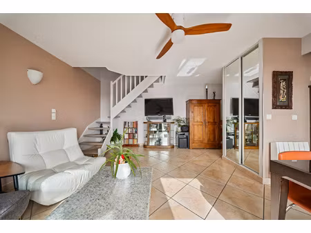 duplex t4 avec terrasse vue dégagée box  parking et cave