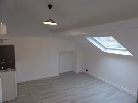 a louer - entre fac de droit et gare