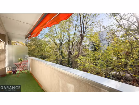 appartement 2 pièces à paris rue de picpus (75012) balcon/