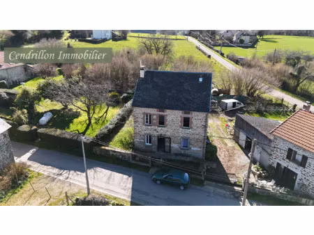 maison en pierre indépendante  3 chambres sur 536 m2