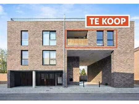 appartement lumineux de 2 chambres à coucher dans le centre