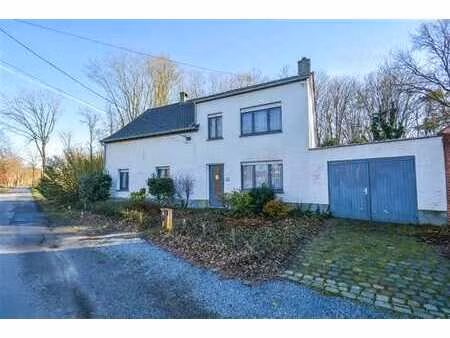 maison à rénover avec grand potentiel près du domaine du blo