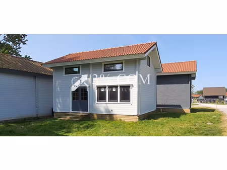 maison ossature bois  type chalet finlandais  4 pièces  2 chambres.