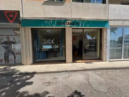 location local commercial meyzieu 69330