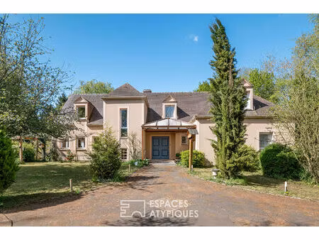 maison d'architecte sur son parc arboré