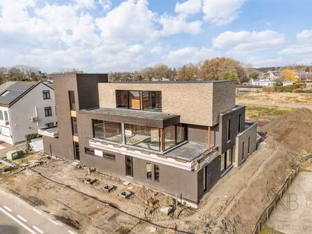 gelijkvloers appartement met 3 slaapkamers incl. parking en kelderberging