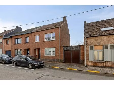 solide woning met 3 slaapkamers  staanplaats en tuin!