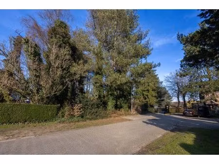 prachtige bouwgrond van 735m² in een doodlopende straat.