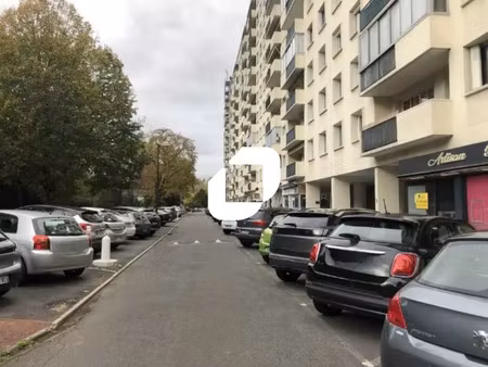 location commerce saint cloud 92210