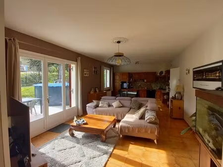 agréable traditionnelle avec parc