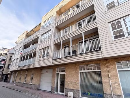 ongemeubeld appartement in het centrum van heist