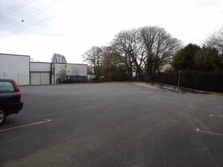 location local industriel 1130 m² à gouesnou (29850)