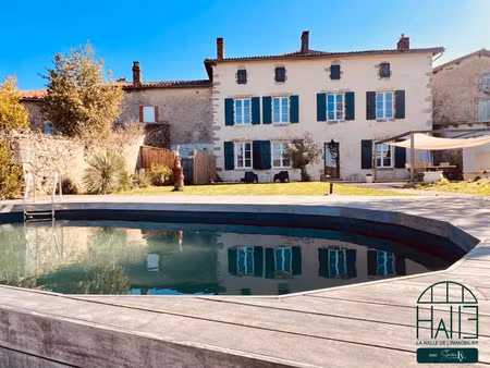 vente maison 9 pièces 311 m² à confolens (16500)  399 620 €