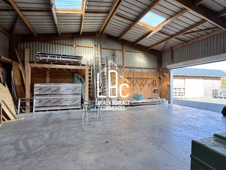 location local commercial 221m² les touches 44390