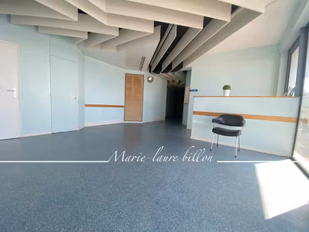 local professionnel à vendre saint gilles croix de vie 7 pièce(s) 220m2 300 000€