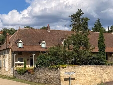 cote chalonnaise entre beaune et le clunysois   vraie et ravissante demeure bourguignonne