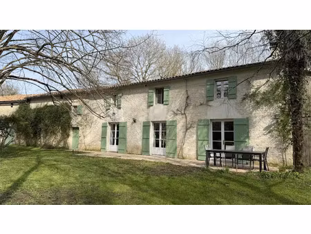 vente propriété 10 pièces 280 m² à saint-julien-de-l'escap (17400)  441 000 €