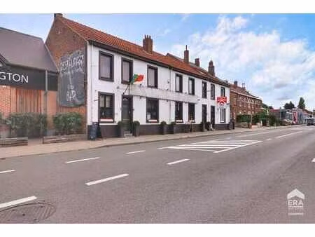 commerce de 225 m2 + appartement 3 ch de 125 m2